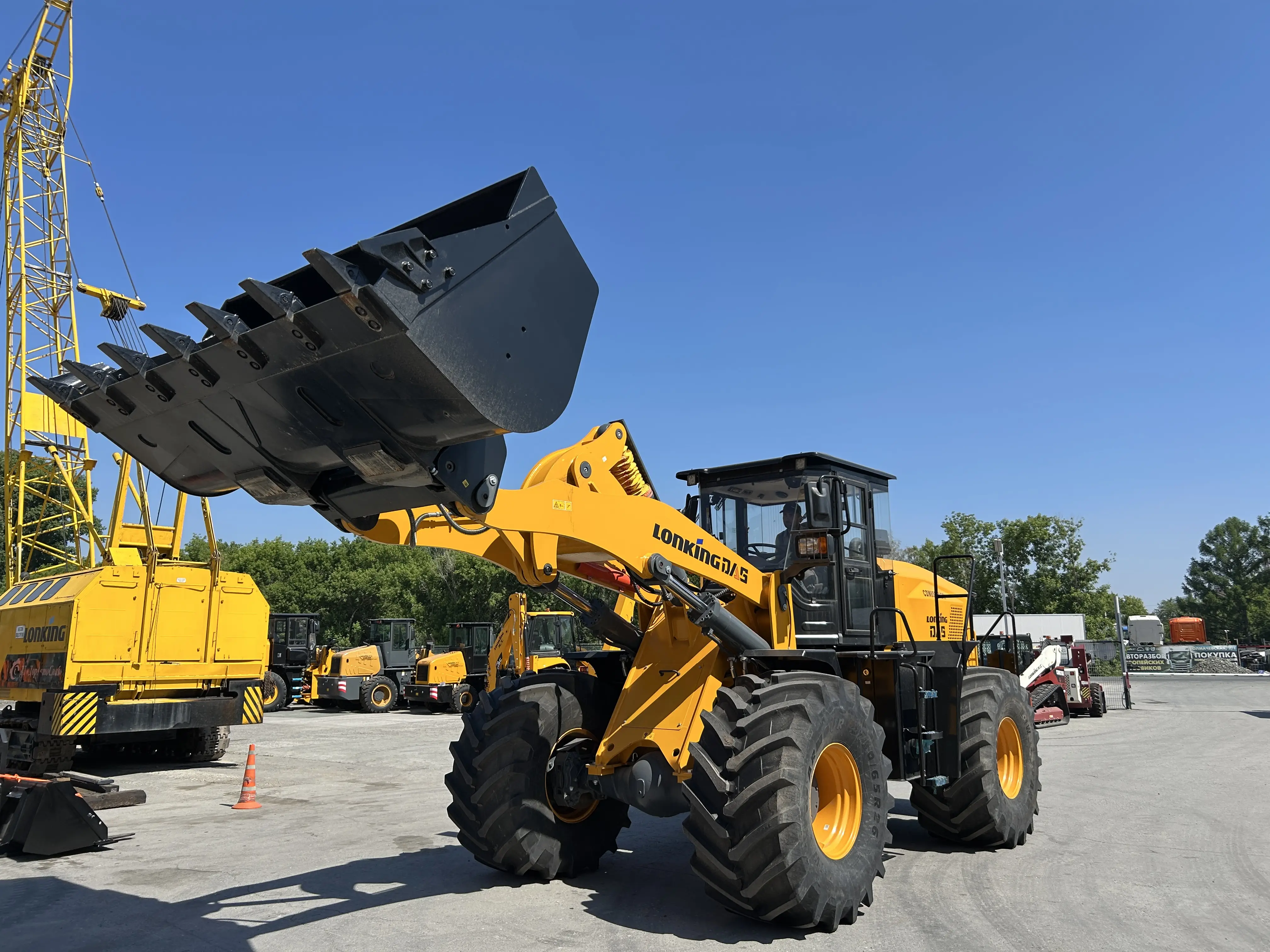 Фронтальный погрузчик CDM856 AGRI грузоподъемностью  в Томске