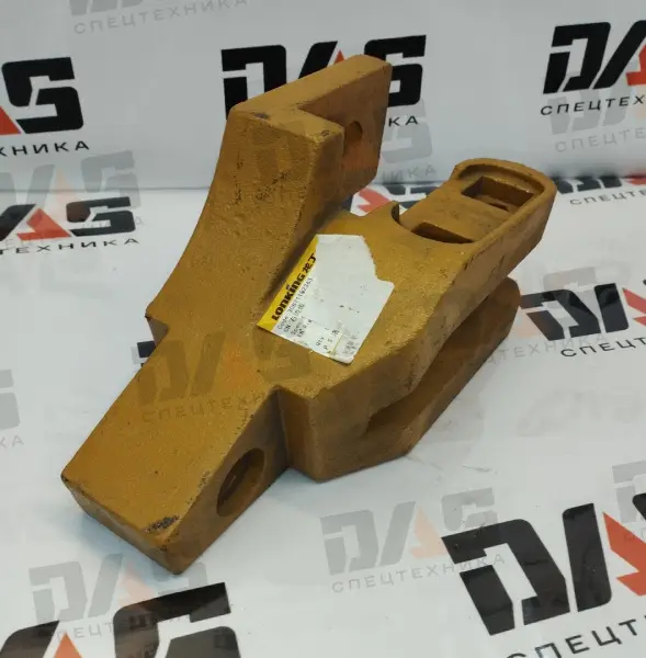 Адаптер коронки ковша (крепление болты) (правый) ZL50C оригинал