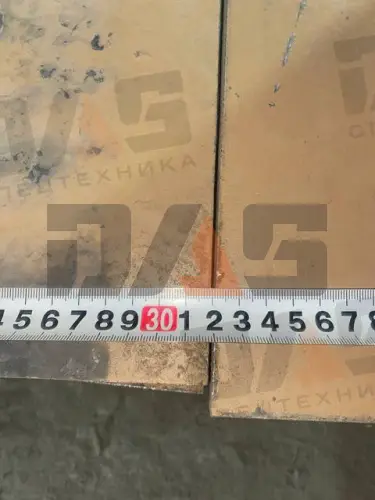 Нож ковша Lonking ZL50C (424х320х30) угольный ковш с отверстиями (СТ45) правый