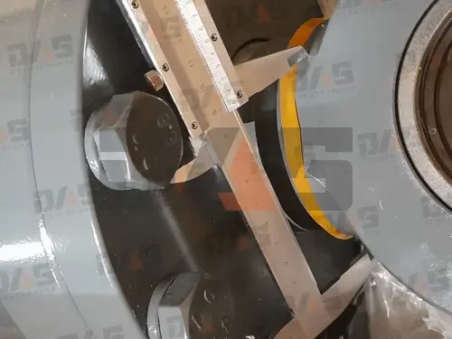 Гидроцилиндр наклона ковша CDM853N (180/90) оригинал
