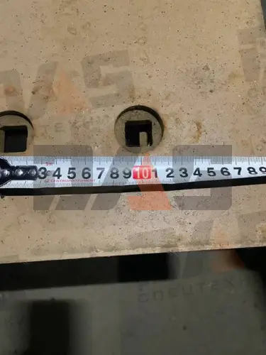 Нож ковша XCMG LW300F (2484х320х20) с отверстиями (СТ45) (12 отверстий) н/о