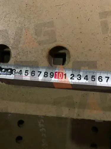 Нож ковша XCMG LW300F (2484х320х20) с отверстиями (СТ45) (12 отверстий) н/о