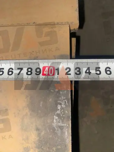 Нож ковша Lonking ZL50C (424х320х30) угольный ковш с отверстиями (СТ45) правый